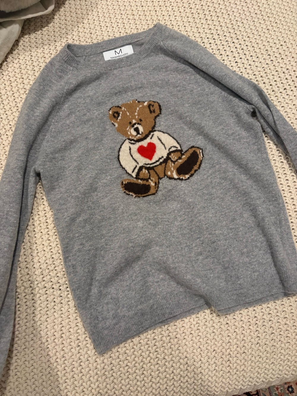 Brand new cashmere Magaschoni Gray Sweater with Teddy and Red Heart
